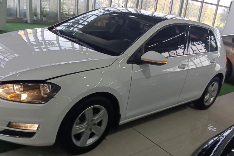 Used Volkswagen Golf 2015 1.4TSI Automatic Comfort Model
