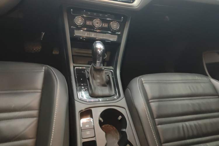 Used Volkswagen Touran 2016 Volkswagen Touran L 280TSI DSG Comfort Edition
