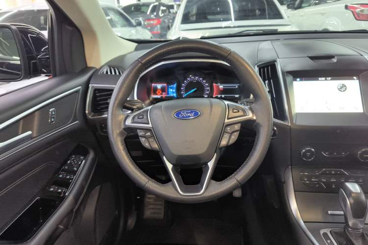 Used Ford Edge 2018 EcoBoost 245 Two-Wheel-Drive Titanium 7-Seater China V Standard

