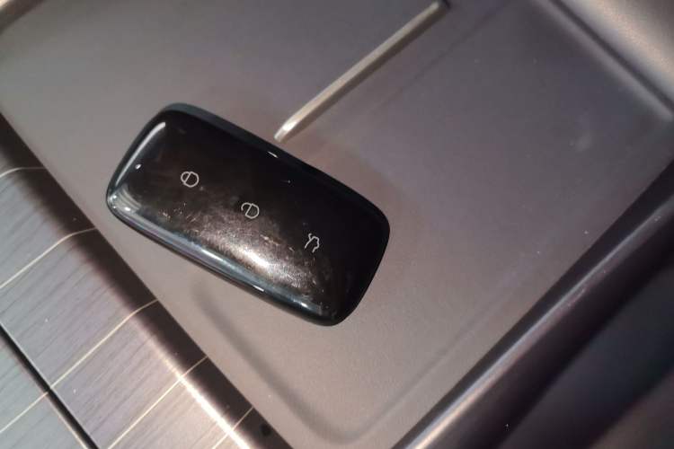 Used  E5 2024 440km Launch Edition
