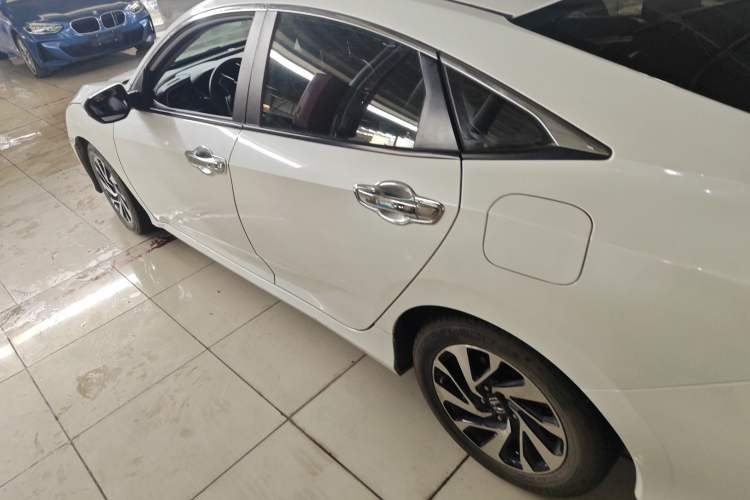 Used Honda Civic 2016 220TURBO CVT Luxury Edition