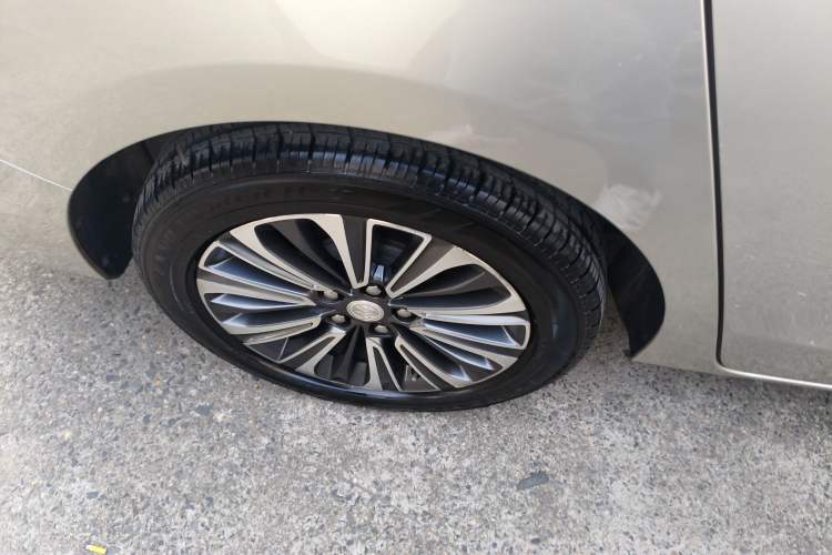 Used Buick GL8 2020 ES Land Cruiser 653T Luxury Model
