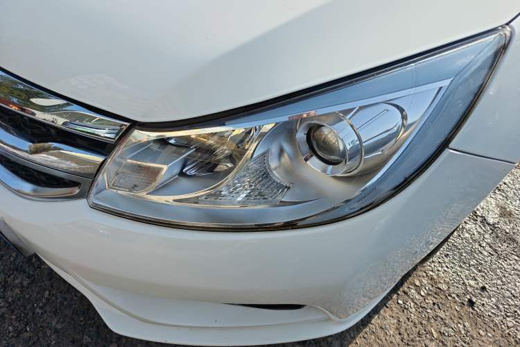 Used BYD Surui 2015 Revised Version 1.5L Manual Luxury Edition
