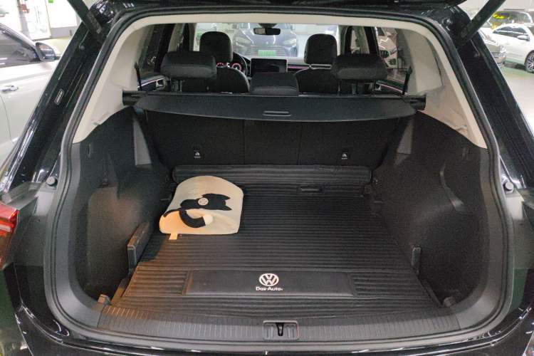 Used Volkswagen Tiguan L 2023 330TSI Automatic Two-Wheel Drive R-Line Flagship Edition