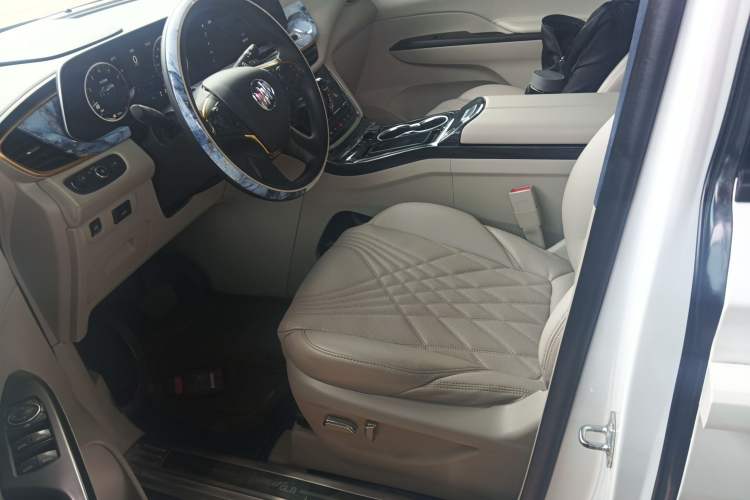 Used Buick GL8 2021 ES Landtrek 653T Comfort Edition
