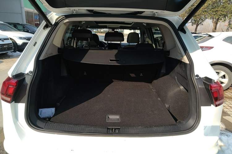 Used Volkswagen Tiguan L 2024 300TSI Automatic Two-Wheel Drive Smart Edition
