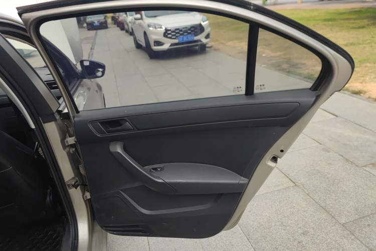 Used Skoda Rapid 2016 1.4L Manual Front-Wheel Drive Version
