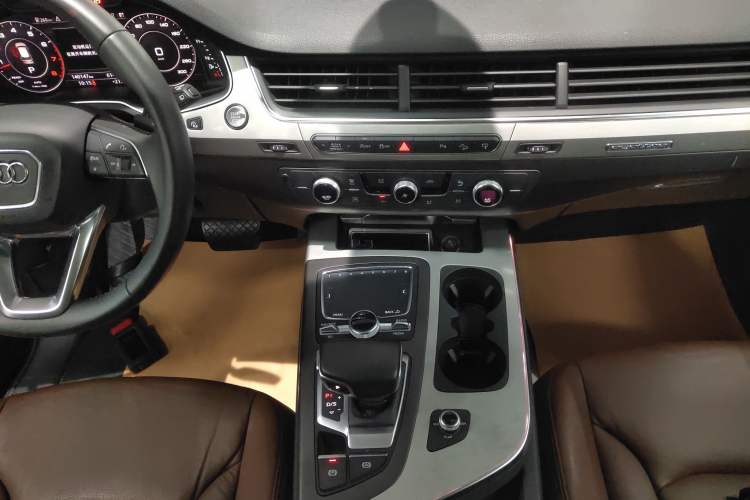 Used Audi Q7 2016 45 TFSI Technology Edition
