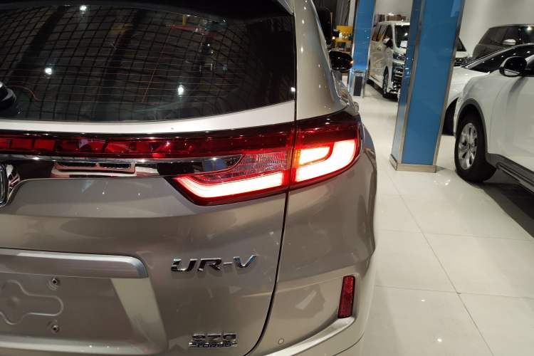 Used Honda UR-V 2017 240TURBO Two-Wheel Drive Luxury Edition China V
