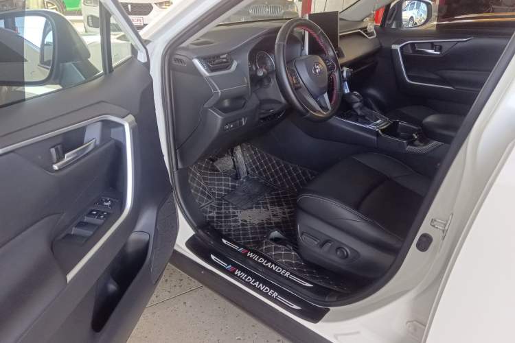 Used Toyota Wildlander 2020 2.0L CVT Two-Wheel Drive Luxury Edition