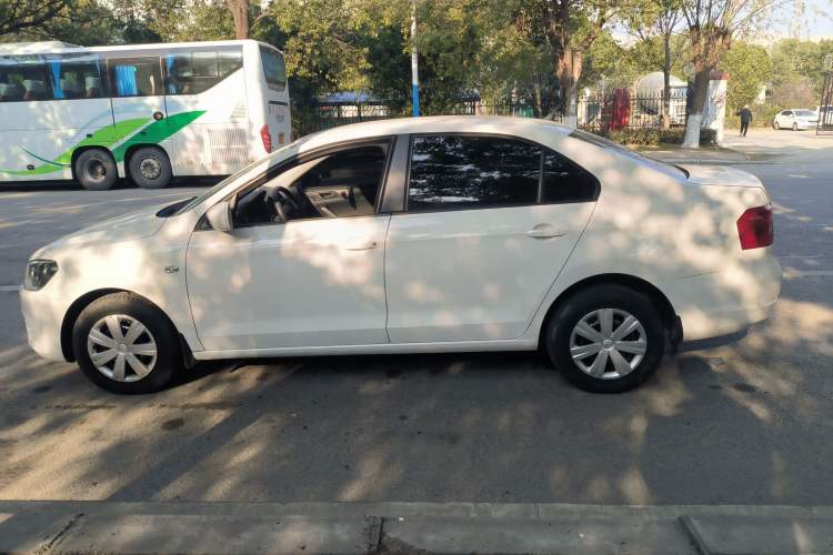 Used Volkswagen Jetta 2015 Zhuihui Edition 1.4L Manual Fashion Model