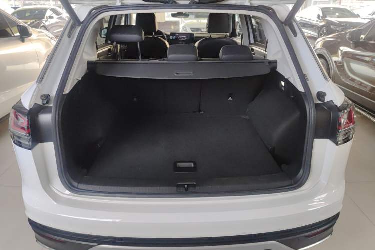 Used Volkswagen Tayron 2023 300TSI Two-Wheel-Drive Luxury Plus Advanced Edition
