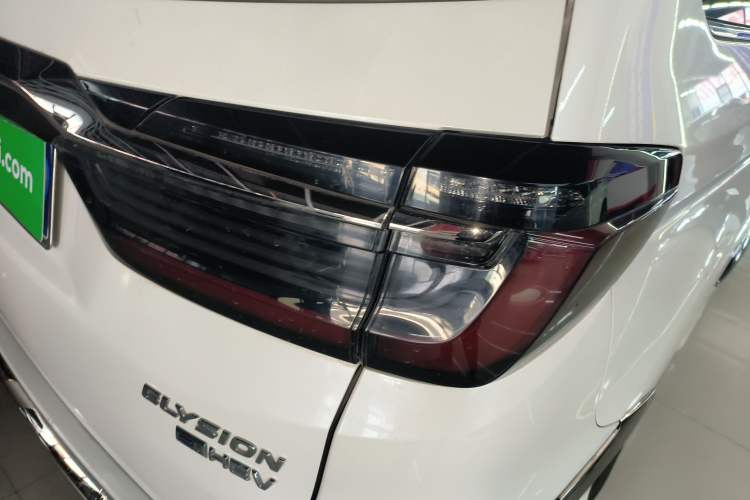 Used Honda Elysion 2022 2.0L eHEV Luxury Edition
