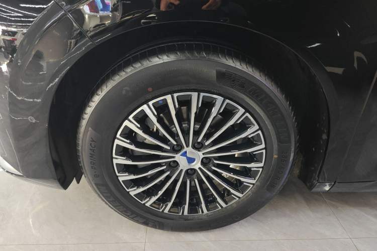 Used Denza D9 2025 Model DM-i Four-Wheel Drive Prestige Edition