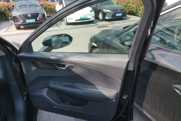 Used Hongqi E-QM5 2023 Revised Version Basic Travel Edition
