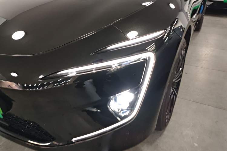 Used  12 2025 Ultra Extended-Range Edition