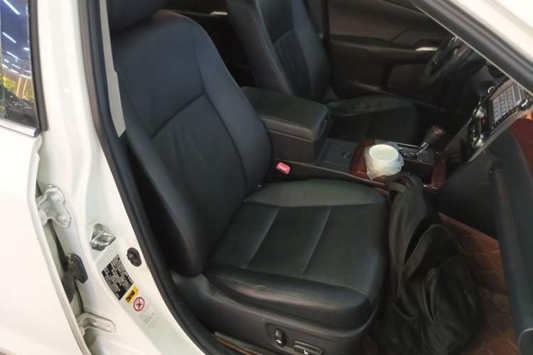 Used Toyota Camry 2013 2.0G Comfort Edition
