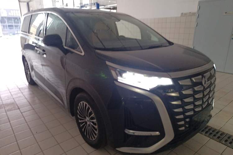 Used Denza D9 2024 DM-i 1050 Luxury Model