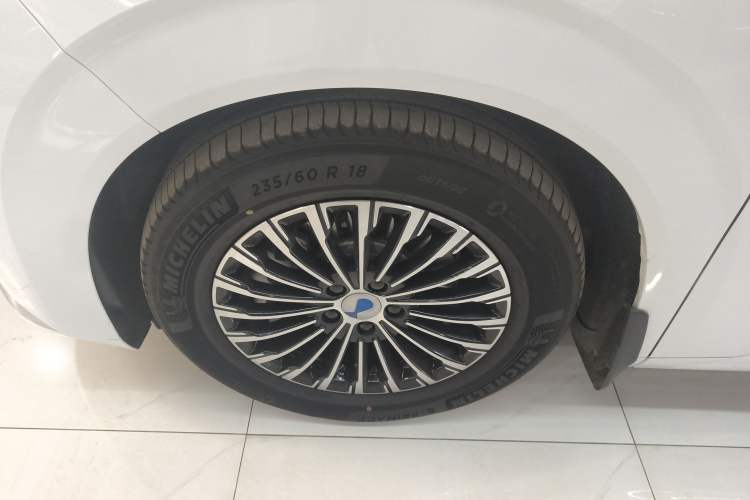 Used Denza D9 2022 DM-i 970 Four-Wheel Drive Prestige Model