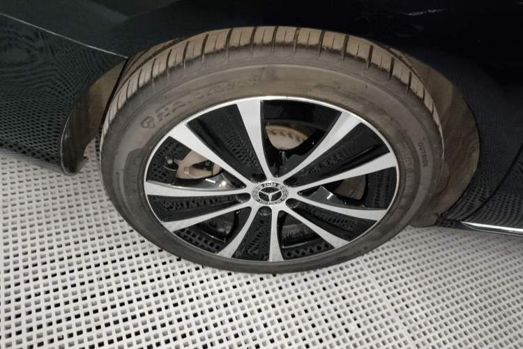 Used Mercedes-Benz E-Class New Energy 2023 E 350 e L Plug-in Hybrid Sedan
