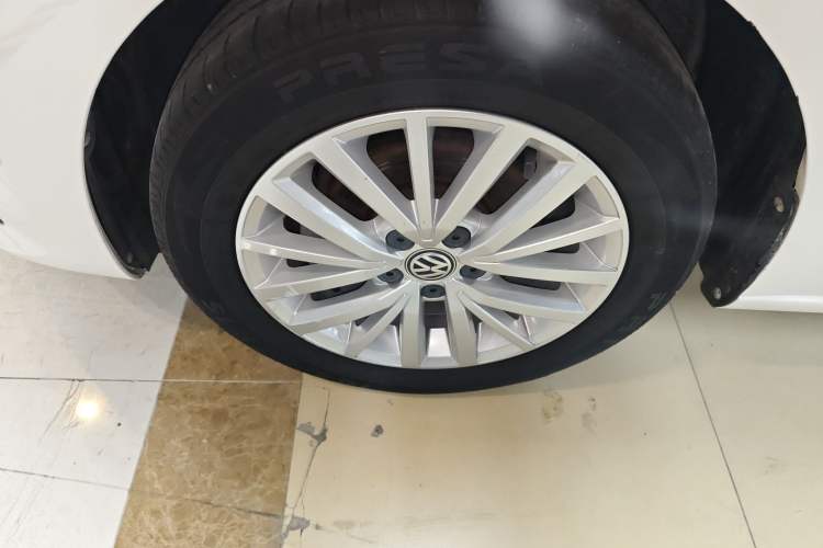 Used Volkswagen Santana 2017 Haval H9 1.6L Automatic Comfort Edition
