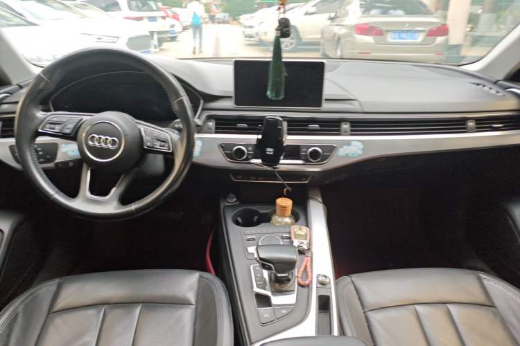 Used Audi A4L 2018 30th Anniversary Edition 40 TFSI Fashion Model