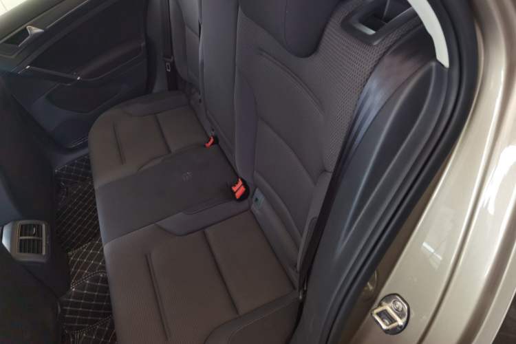 Used Volkswagen Golf 2016 230TSI Automatic Comfort Version
