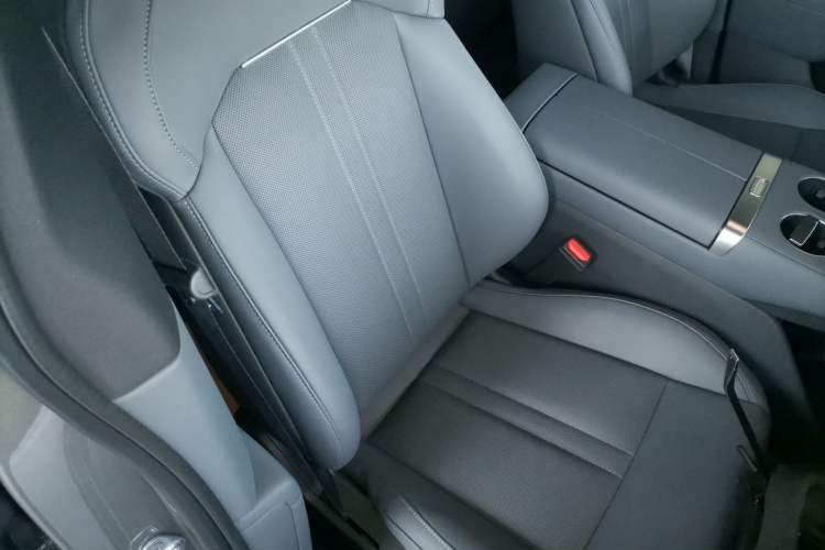 Used  YU7 2025 Ultra-Long Range All-Wheel Drive Pro Version
