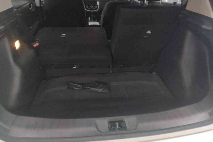 Used Nissan Tiida 2016 1.6L CVT Cool Dynamic Edition