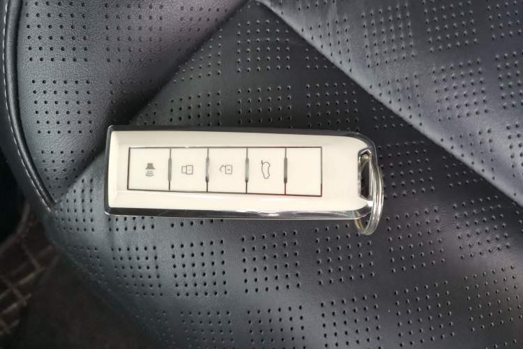 Used Wey VV6 2018 2.0T Four-Wheel Drive Flagship Version China V Standard
