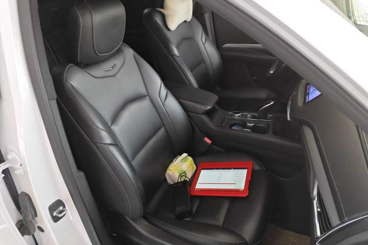 Used Cadillac XT4 2020 28T Two-Wheel-Drive Leading Version