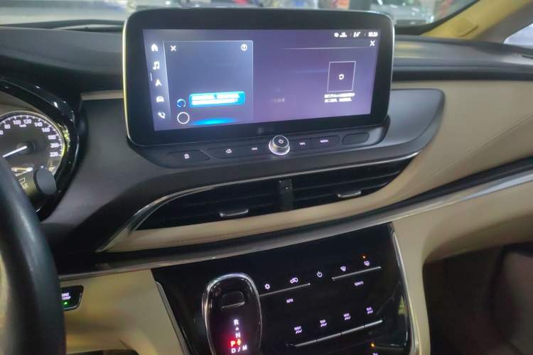 Used Buick GL8 2023 Facelifted Land Cruiser Executive Luxury Version
