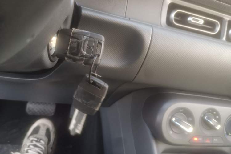 Used Wuling Hongguang New Energy 2024 All-Electric Model 300KM Standard Version
