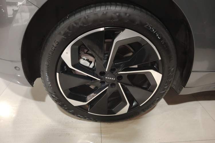 Used Zeekr 001 2021 Ultra-Long Range Dual-Motor YOU Version