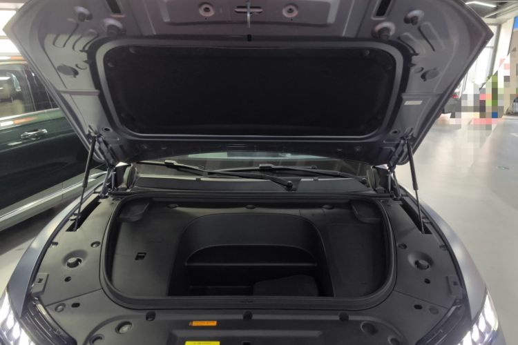 Used  eπ007 2024 540 All-Wheel Drive Pro Edition
