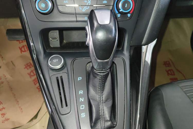 Used Ford Focus 2018 Hatchback Classic 1.6L Automatic Trendy SmartDrive Edition
