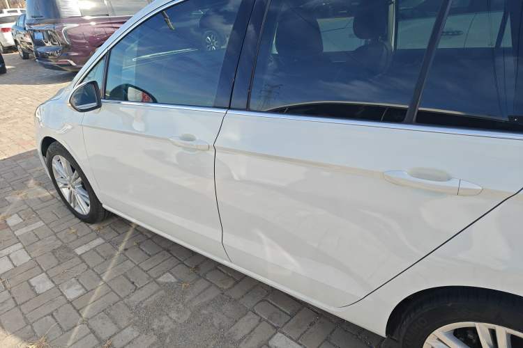 Used Volkswagen Golf Sportsvan 2016 230TSI Automatic Luxury Version
