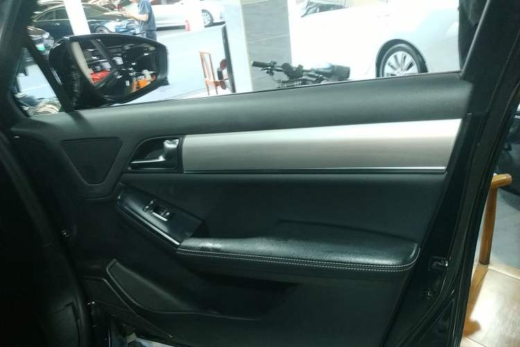 Used BYD Tang 2019 2.0T Automatic SmartConnect Luxury 7-Seater China VI Standard
