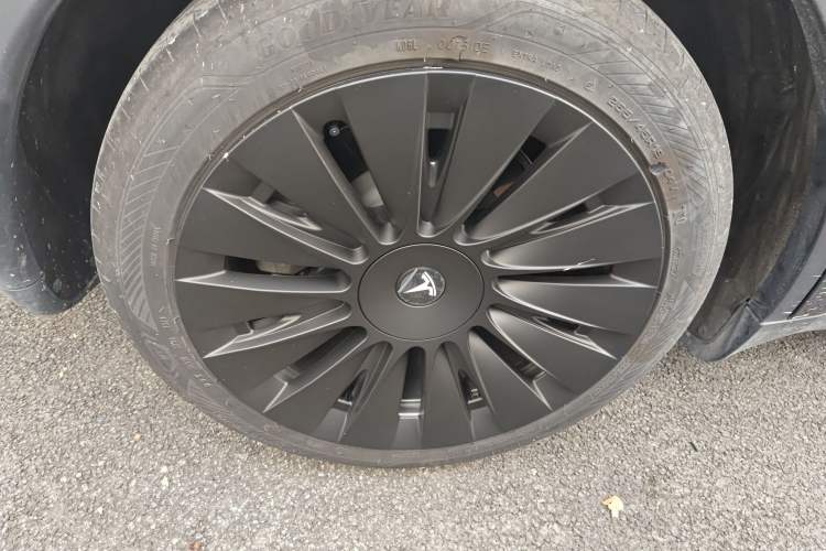 Used Tesla Model Y 2024 Rear-Wheel-Drive Version
