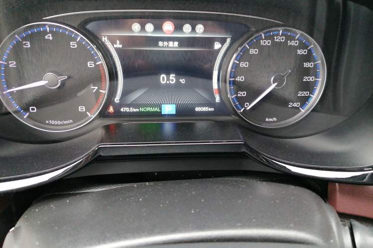 Used GAC Trumpchi GS8 2017 320T Two-Wheel Drive Luxury Smart Connectivity Version (7 Seats)