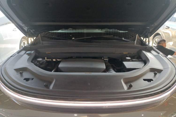 Used Li Auto L8 2023 Pro Model
