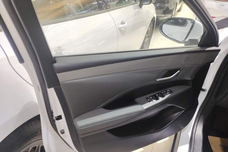 Used BYD Qin PLUS 2025 DM-i Smart Drive 55KM Leading Model
