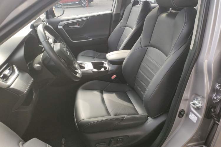 Used Toyota Wildlander 2023 2.0L CVT Four-Wheel Drive Luxury PLUS Edition
