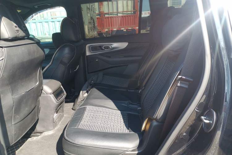 Used GAC Trumpchi GS8 2024 Linghang Series 2.0 TGDI Two-Wheel Drive Luxury Smart Connectivity Version