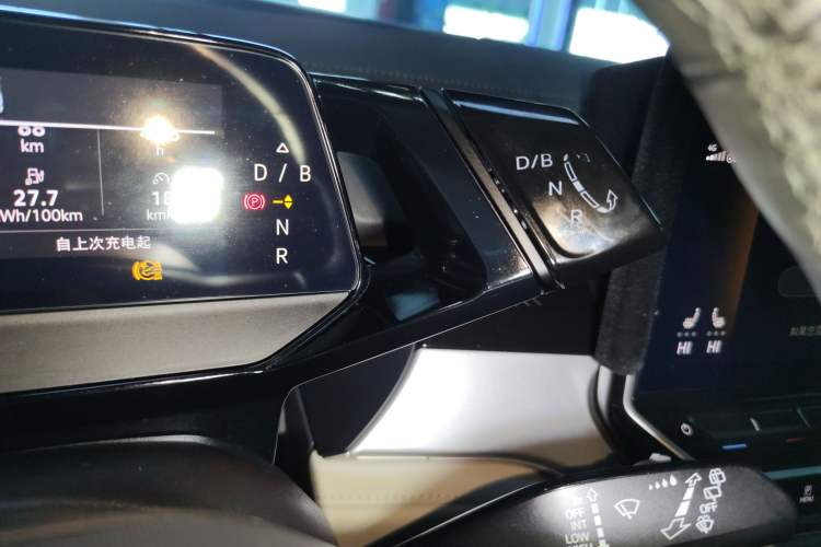 Used Volkswagen ID.6 CROZZ 2022 Long-Range PRO Edition
