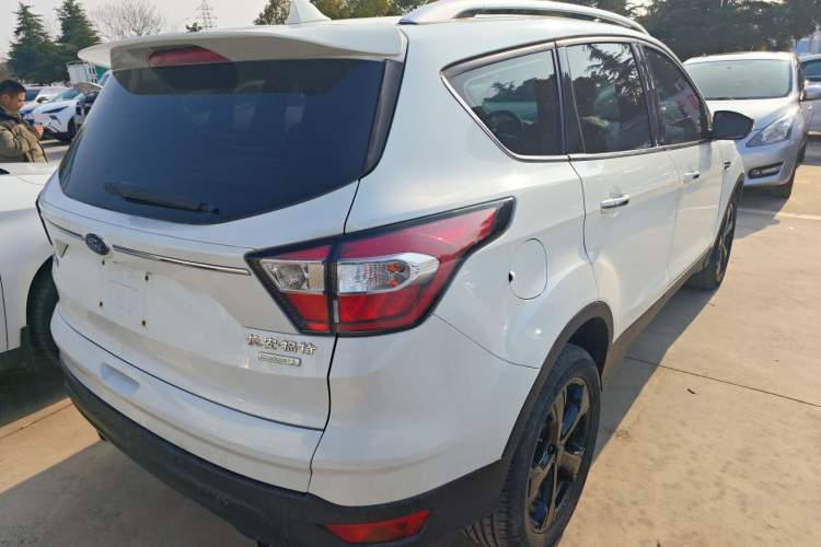 Used Ford Kuga 2018 EcoBoost 180 Two-Wheel-Drive Platinum Edition
