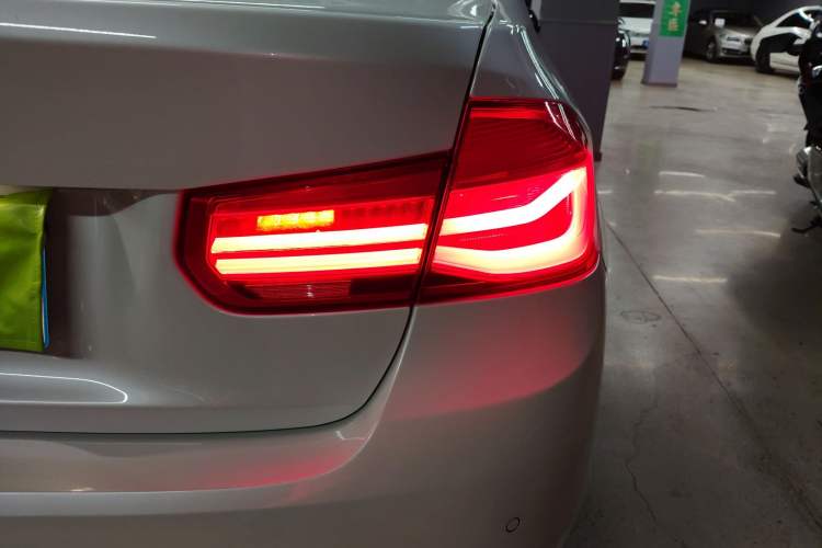 Used BMW 3 Series 2019 320Li Fashion Model
