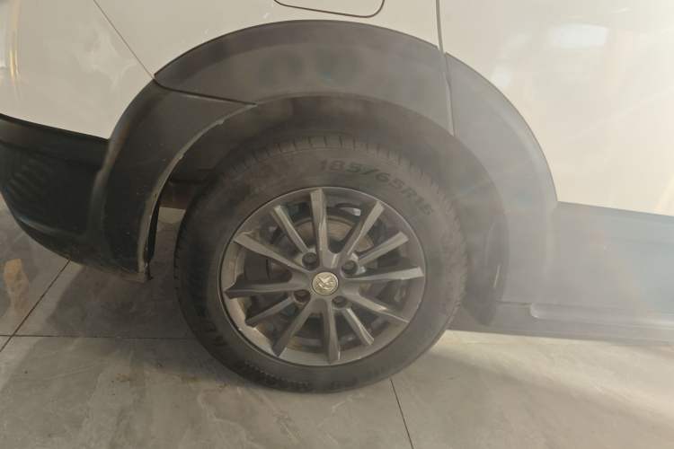 Used Venucia R50X 2015 1.6L Automatic Trend Edition