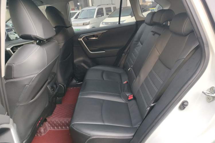 Used Toyota RAV4 2021 2.0L CVT Two-Wheel Drive Fashion PLUS Edition