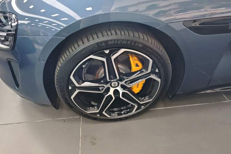 Used  SU7 2024 Rear-Drive Ultra-Long Range Advanced Pro-Level Intelligent Driving Version